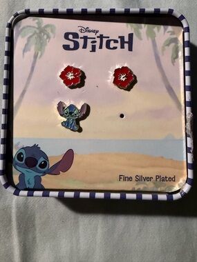 🌧️Disney Stitch Red Hibiscus and Blue Stitch Stud Earrings